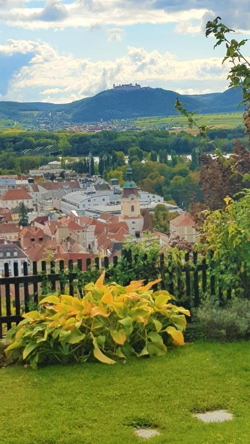 Blick Ueber Krems Mit Gartenpavillon Exterior foto