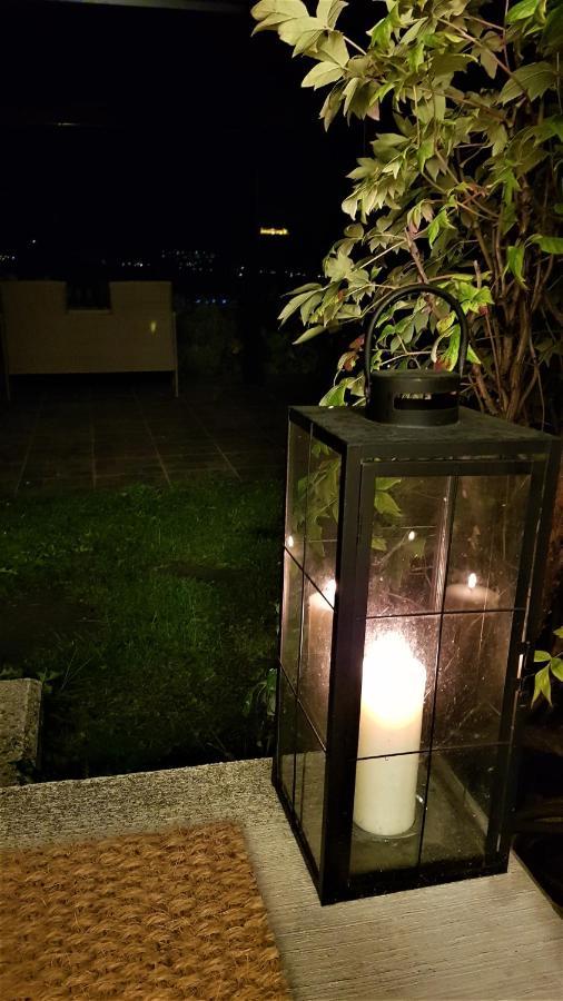 Blick Ueber Krems Mit Gartenpavillon Exterior foto
