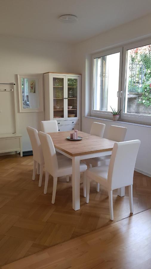 Blick Ueber Krems Mit Gartenpavillon Exterior foto
