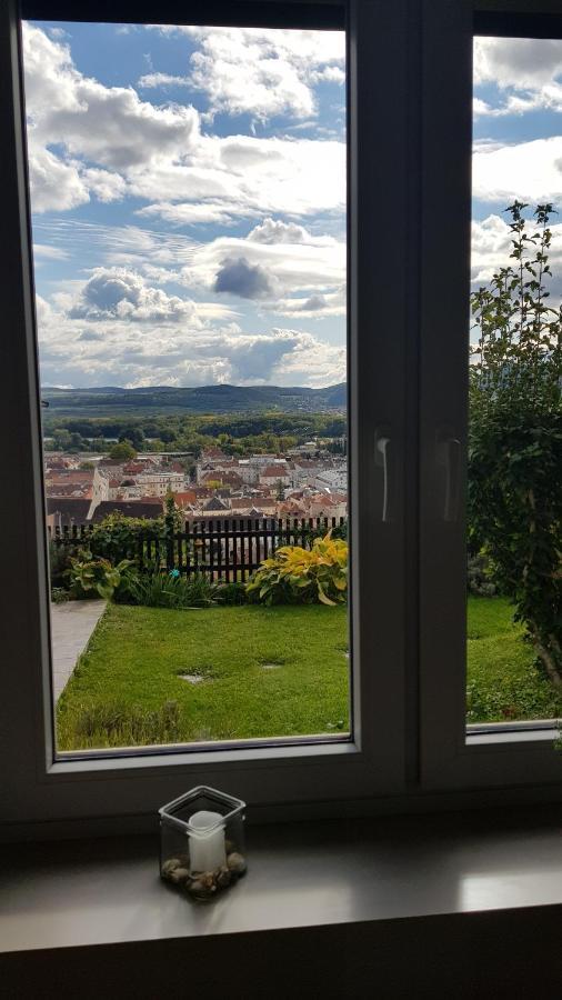 Blick Ueber Krems Mit Gartenpavillon Exterior foto